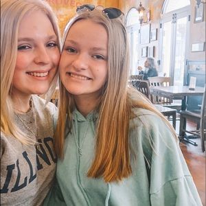 Meet your Posher, Caroline